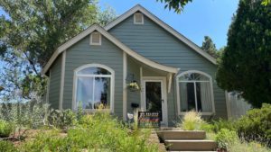 Photo of a Denver bungalow painted SW Evergreen fog