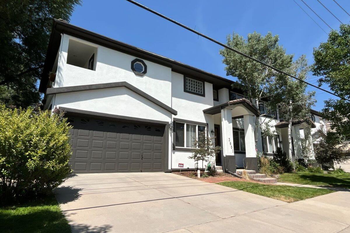 photo of a white painted stucco home